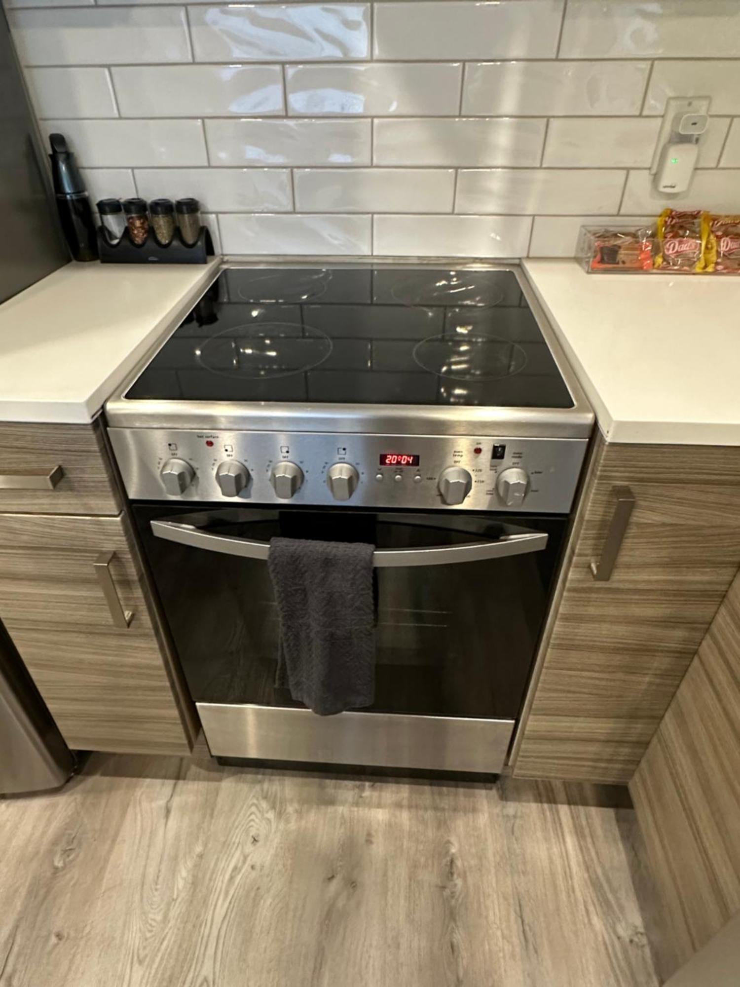Bright And Cozy Modern Home In Vancouver - Central To Yvr-Downtown - Free Private Parking Extérieur photo