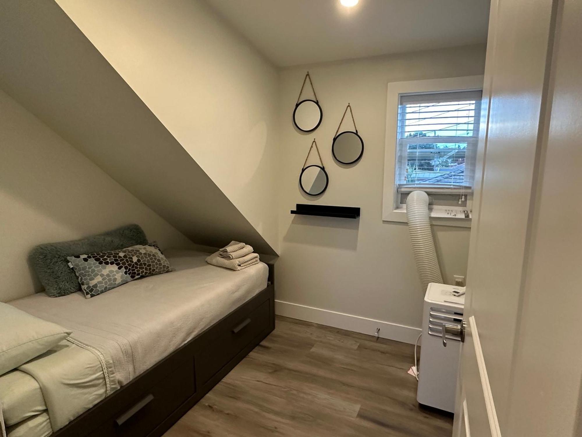 Bright And Cozy Modern Home In Vancouver - Central To Yvr-Downtown - Free Private Parking Extérieur photo