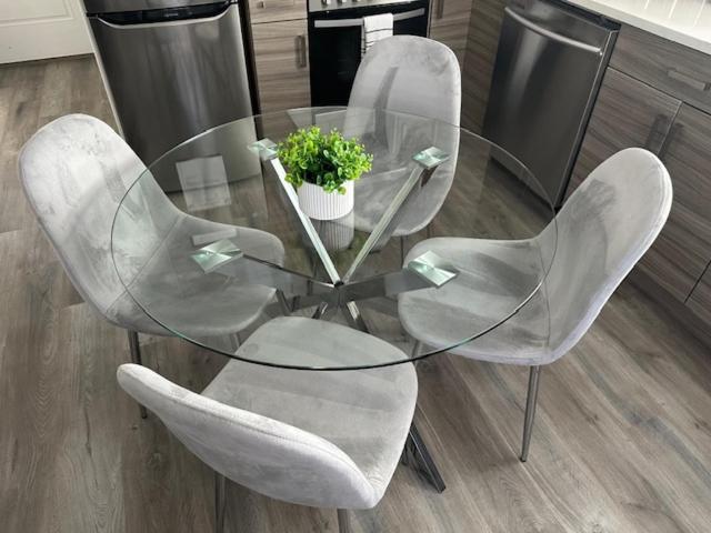 Bright And Cozy Modern Home In Vancouver - Central To Yvr-Downtown - Free Private Parking Extérieur photo